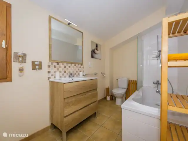 Suzanne | France, Dordogne, Cazals - maison de vacances La salle de bain