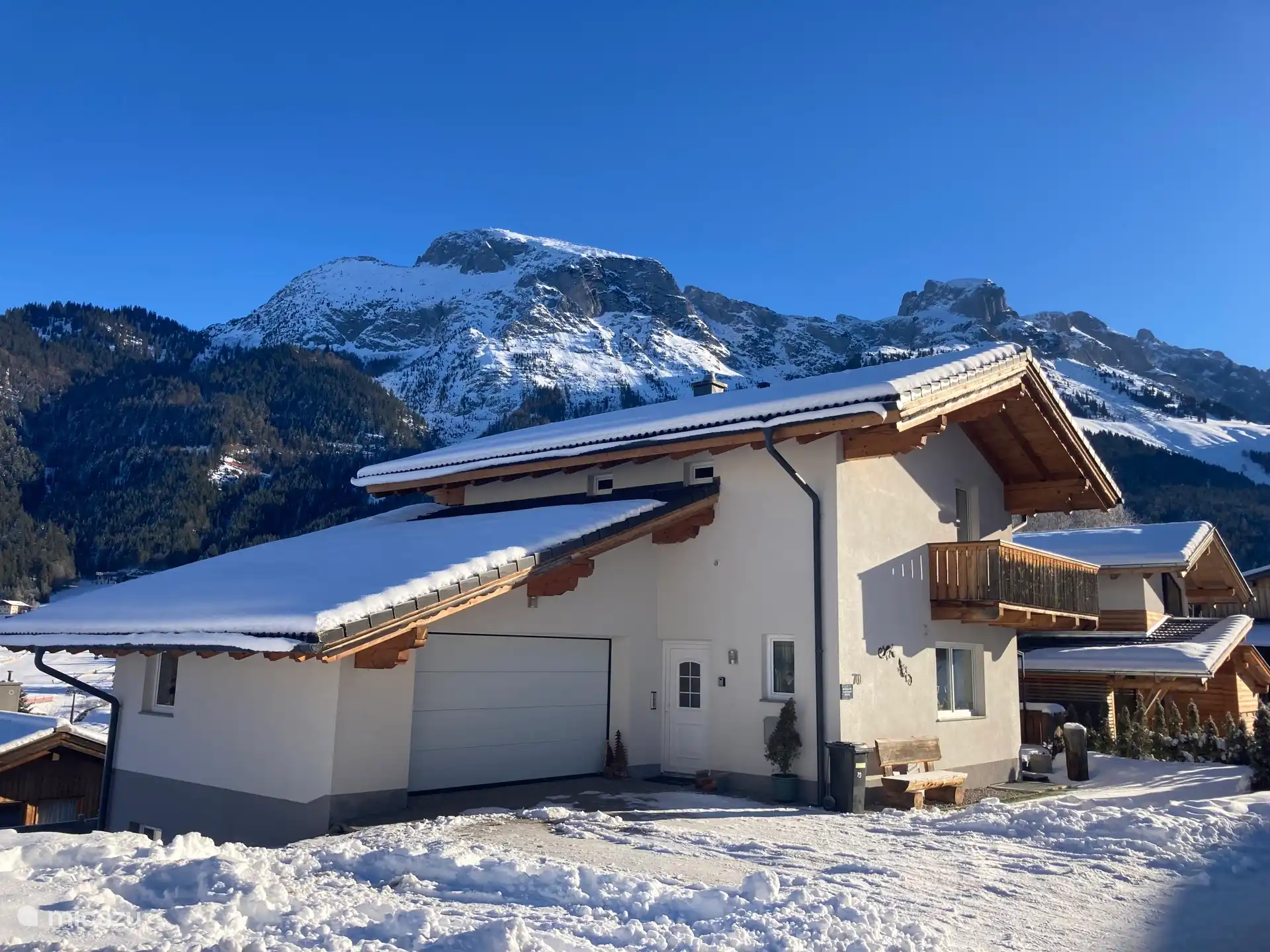 Haus Lugthart voorzijde winter