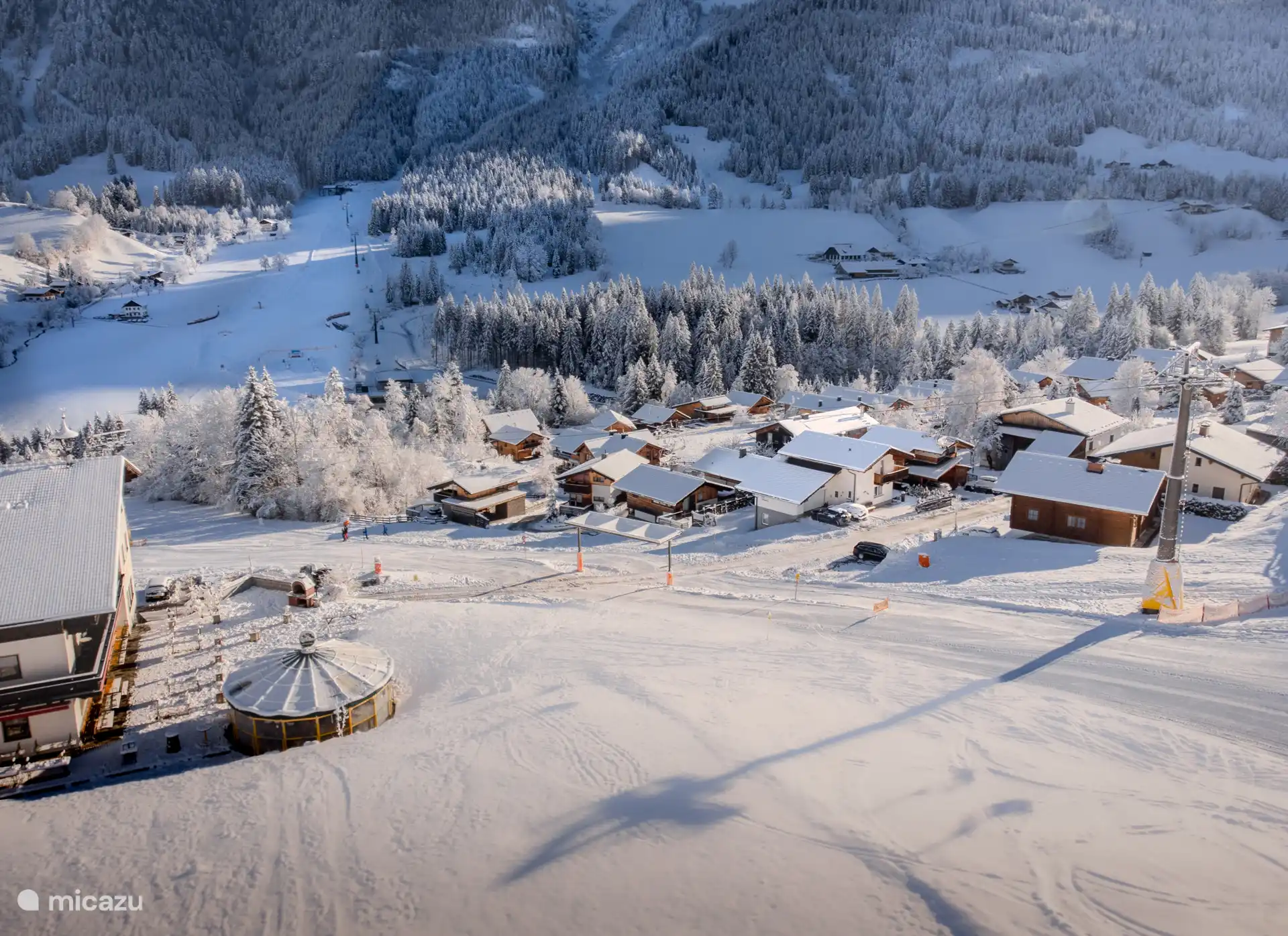 Haus Lugthart dronefoto piste en Schirmbar