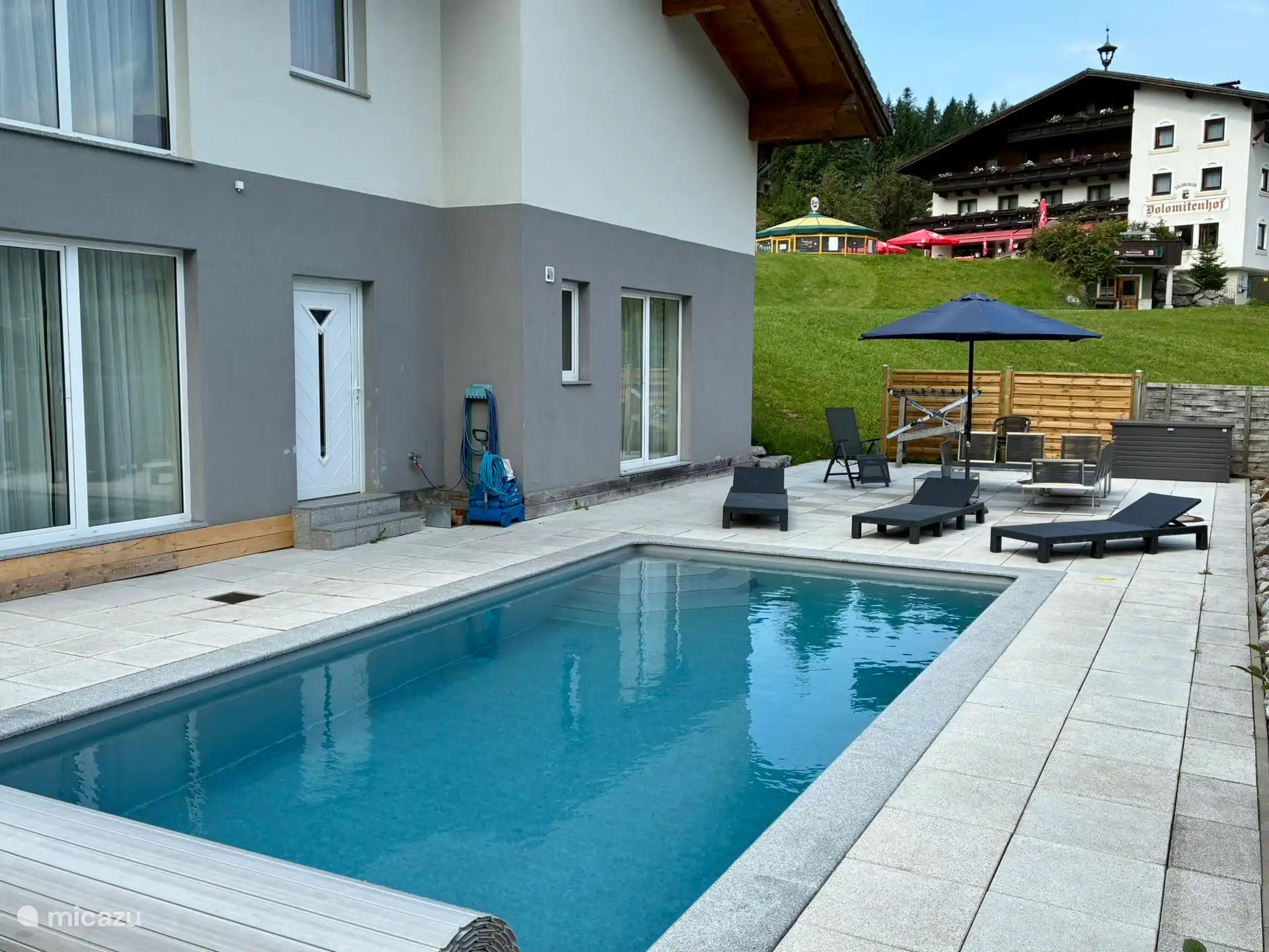 Haus Lugthart zwembad