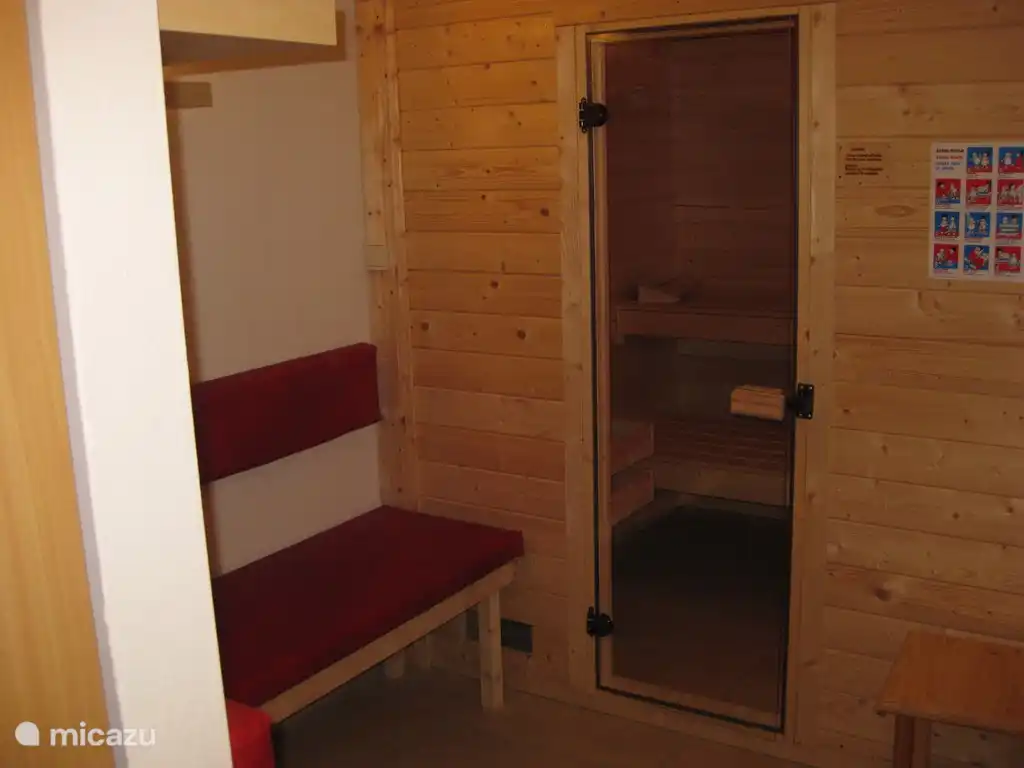 relajarse en la sauna