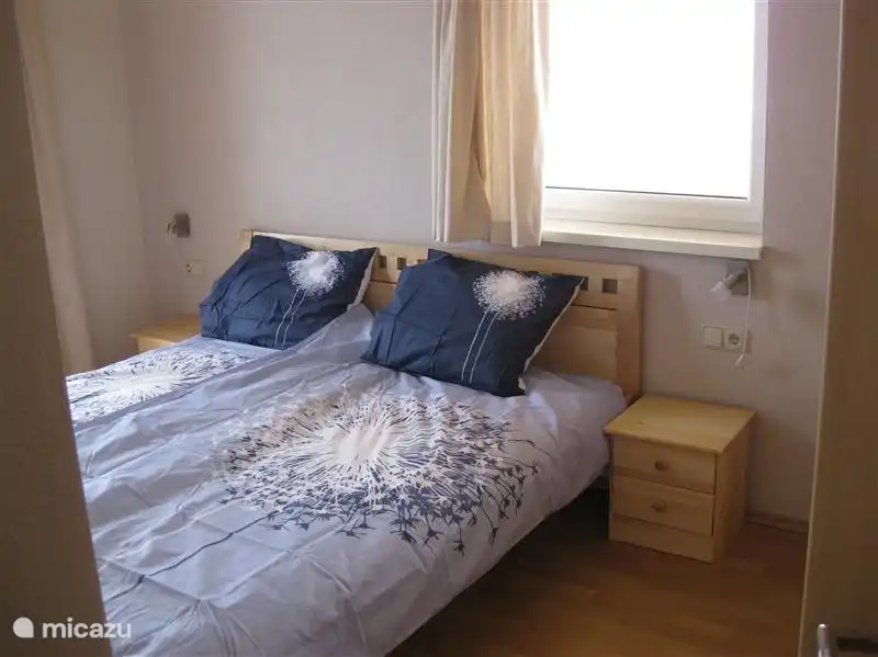 Habitación doble con balcón y televisor LCD con reproductor de DVD