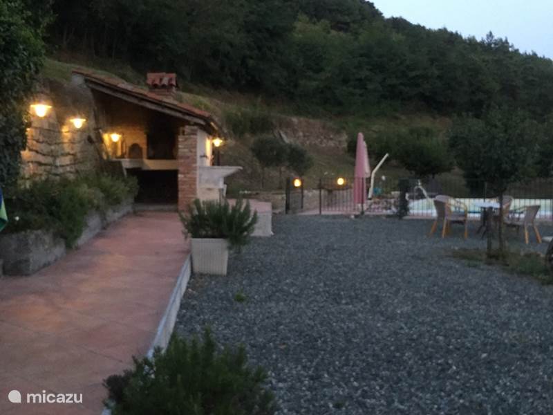 Casa vacacional Italia, Piamonte, Roccaverano Casa de campo/castillo Villa de vacaciones Piamonte con piscina