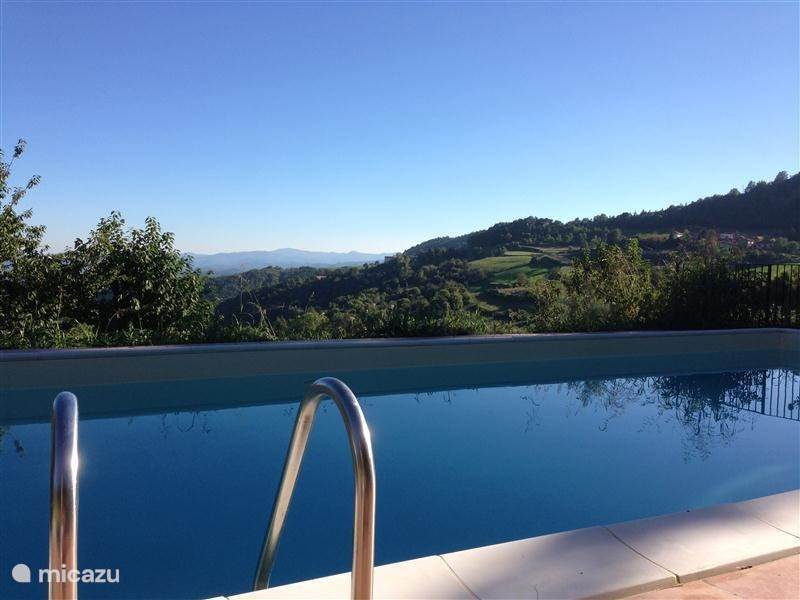 Casa vacacional Italia, Piamonte, Roccaverano Casa de campo/castillo Villa de vacaciones Piamonte con piscina