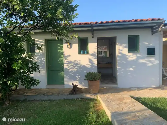 Villa Eleni Corfou - Acharavi | Grèce, Corfou, Acharavi - maison de vacances Cottage dans jardin avec douche neuve, machine à laver et 2 toilettes
