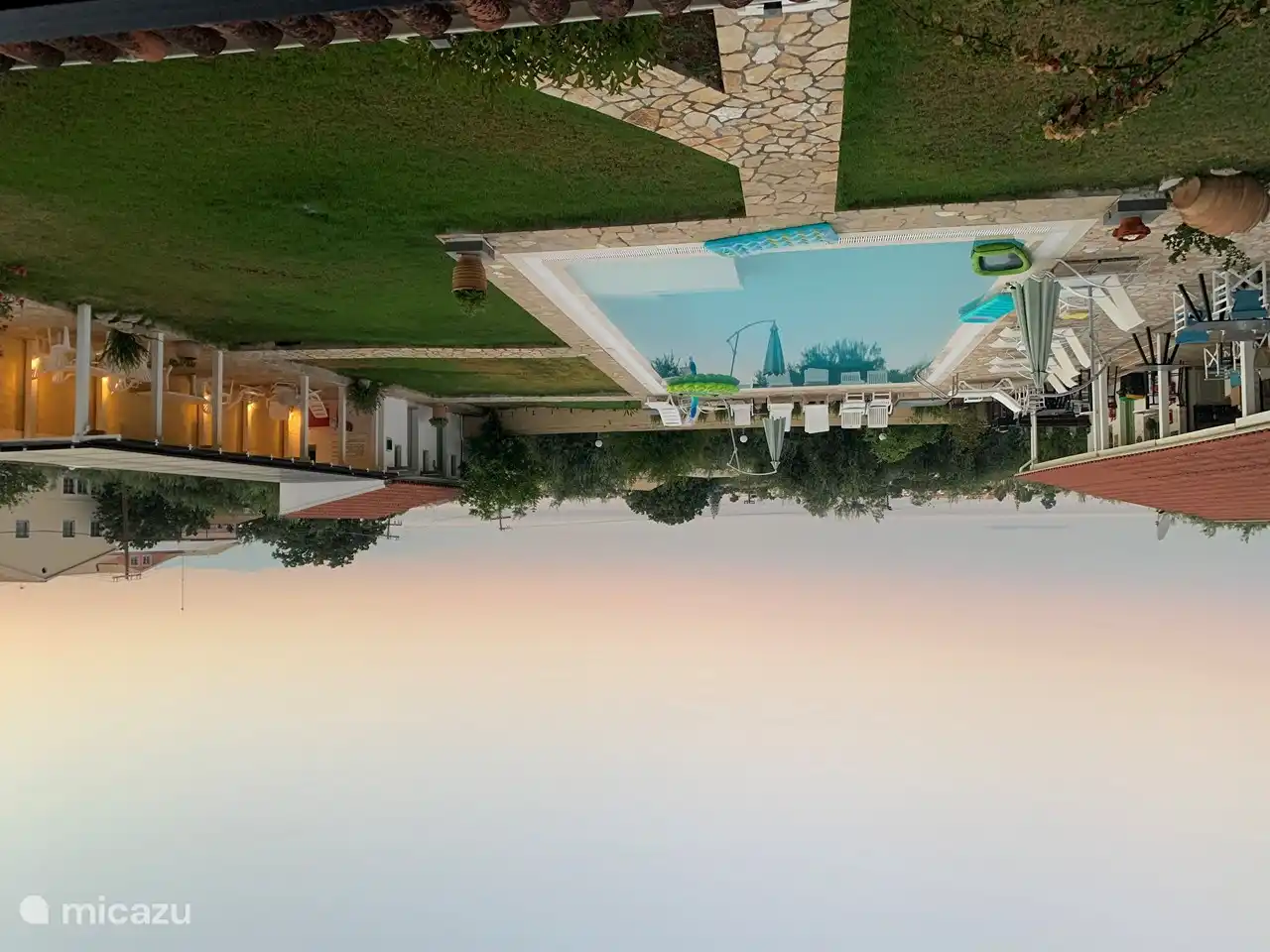 Blick vom Balkon im ersten Stock