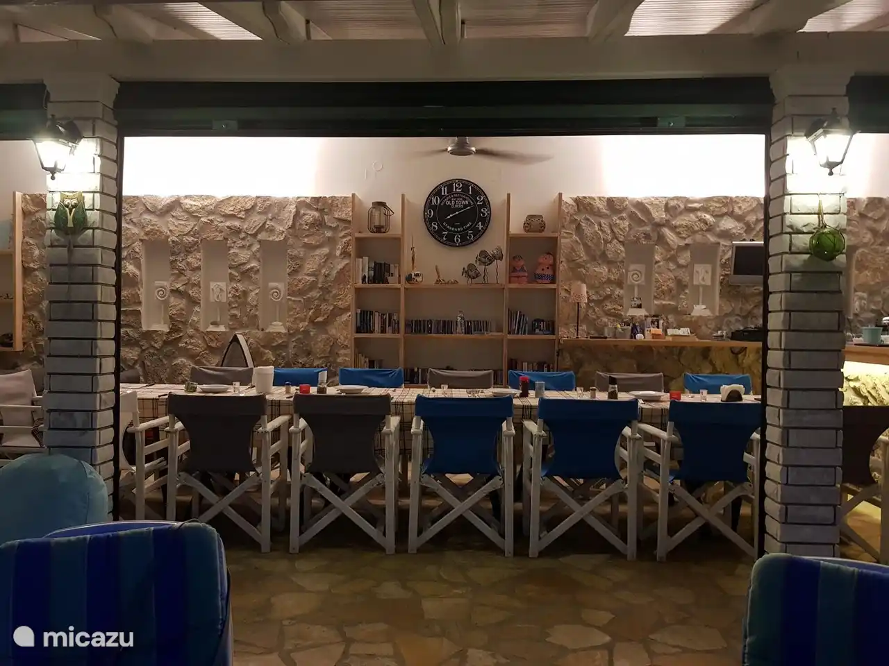 überdachte Terrasse