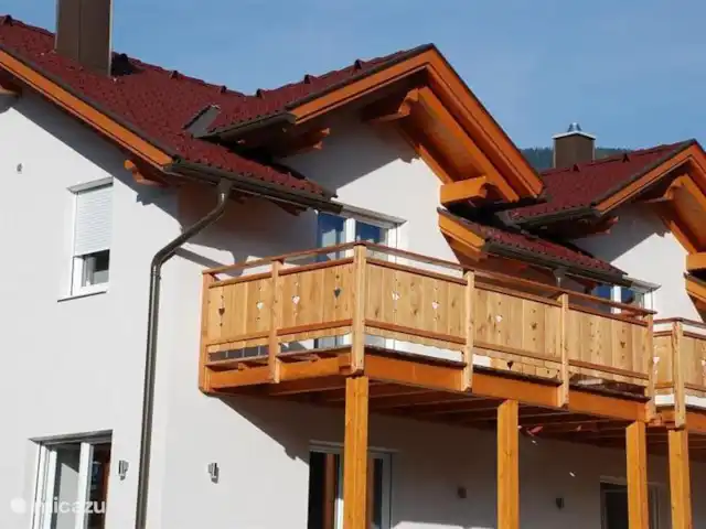 Haus Fingerhut huren in Oostenrijk, Karinthië, Kötschach-Mauthen - vakantiehuis De woning met groot balkon op het zuiden, met prachtig uitzicht op de bergen. De woning is volledig voorzien van rolluiken (deels elektrisch bedienbaar).