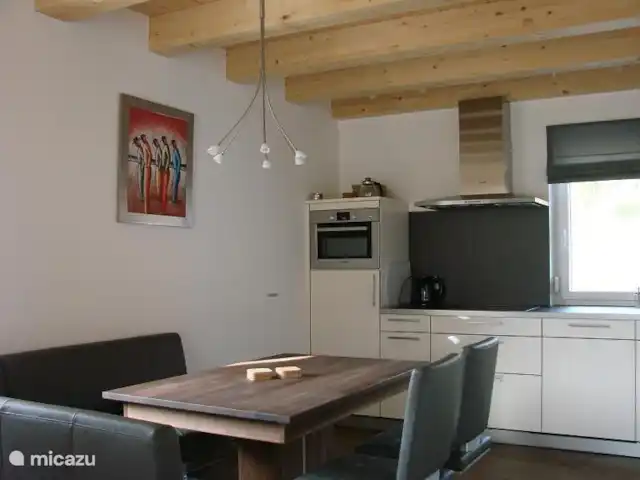 Haus Fingerhut huren in Oostenrijk, Karinthië, Kötschach-Mauthen - vakantiehuis Luxe keuken van alle gemakken voorzien met ruime sfeervolle eethoek.