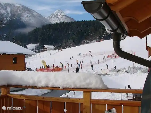 Haus Fingerhut huren in Oostenrijk, Karinthië, Kötschach-Mauthen - vakantiehuis Uitzicht op de piste vanaf het balkon!