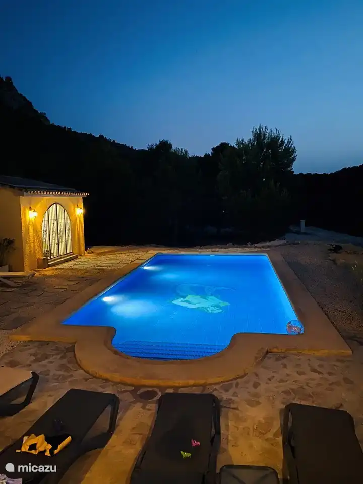 Schwimmbad bei Nacht!