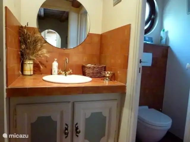 Le Grand Paradis | France, Var, Garéoult - maison de vacances hall central des toilettes
