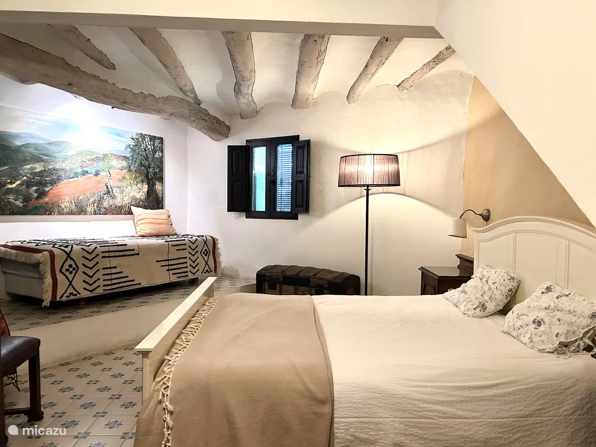 Bedroom 5, 1x queen size bed 160x200 and another separate bed of 90x200.