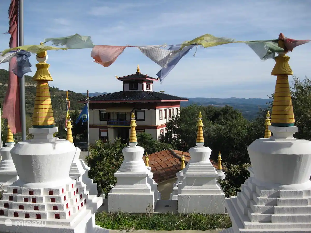 The Temple of Dag Shang Kagyu nearby