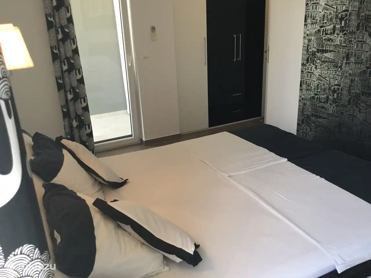 Hauptschlafzimmer. Mit Loggia.