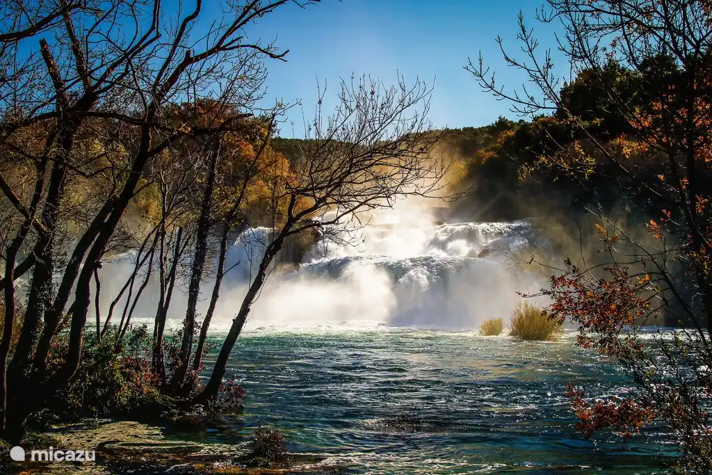 Die Krka Wasserfälle sollten auf jeden Fall besucht werden.