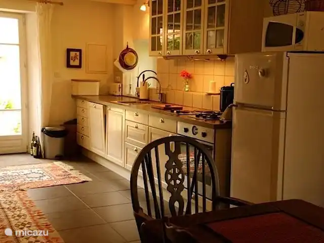 Ensemble Romantique | France, Lot, Bélaye - maison de vacances cuisine