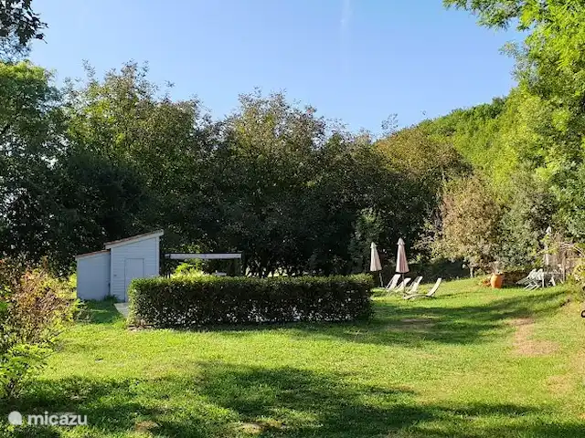 Ensemble Romantique | France, Lot, Bélaye - maison de vacances Le grand jardin