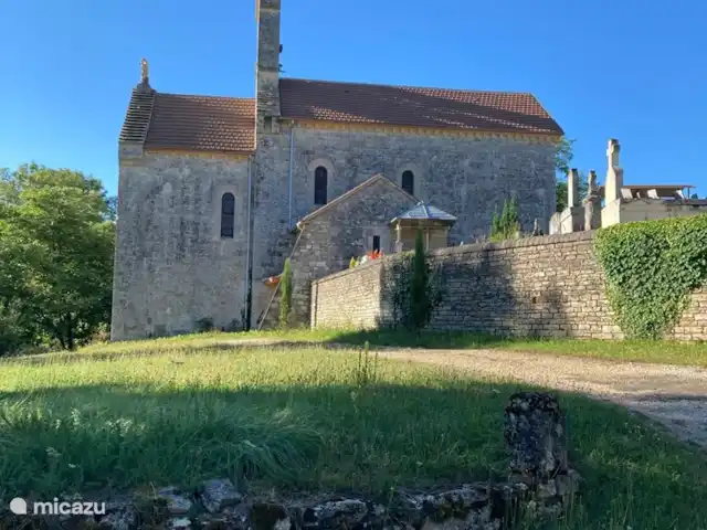 Ensemble Romantique | France, Lot, Bélaye - maison de vacances Une église dans le quartier
