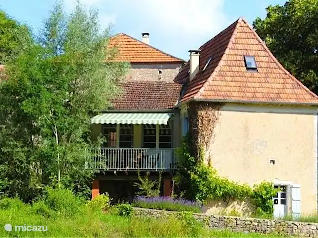 Ensemble Romantique | France, Lot, Bélaye - maison de vacances jardin