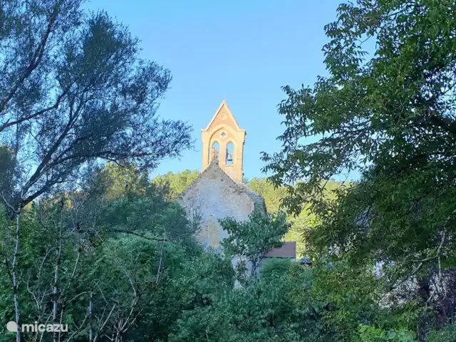 Ensemble Romantique | France, Lot, Bélaye - maison de vacances Photo d'une église de la région