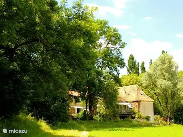 Ensemble Romantique | France, Lot, Bélaye - maison de vacances jardin