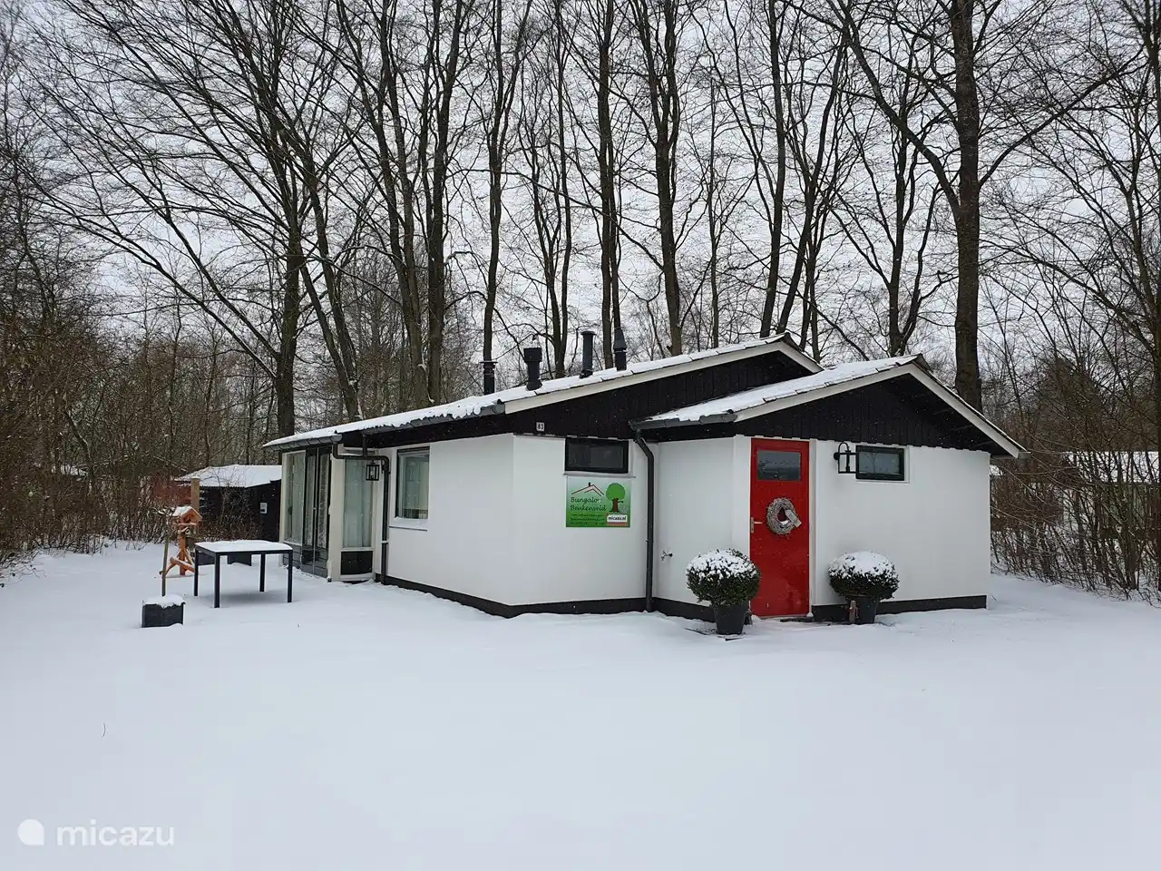 Notre bungalow sous la neige. Quelle image!