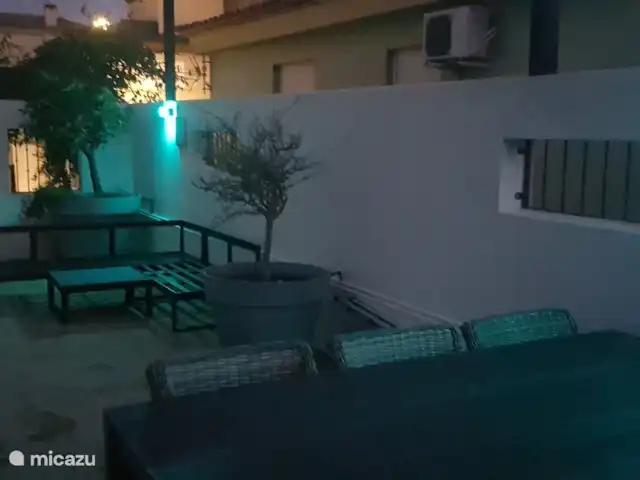 Villa Bella Orange | Espagne, Costa del Azahar, Calig - maison mitoyenne Le jardin de l'allée où vous pourrez vous prélasser en privé !! et profiter du soleil.