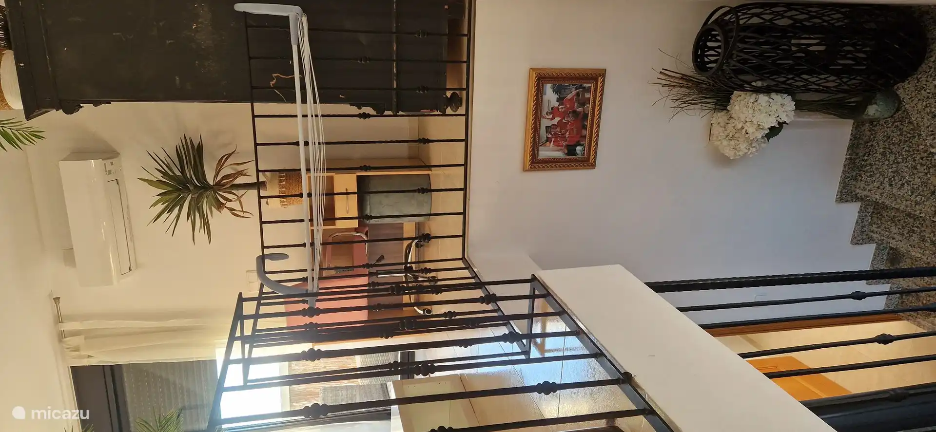 Treppe zum hellen Dachgeschoss