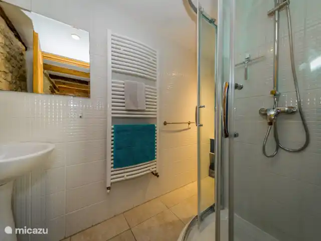 Découverte | France, Lot, Gourdon - villa La salle de bain