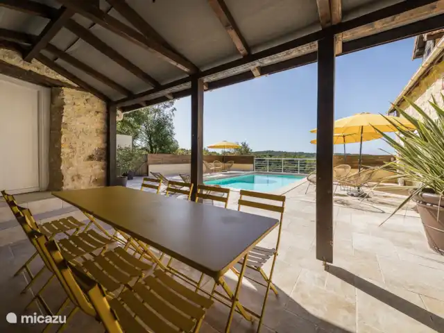 Découverte | France, Lot, Gourdon - villa Profitez de la terrasse à l’ombre