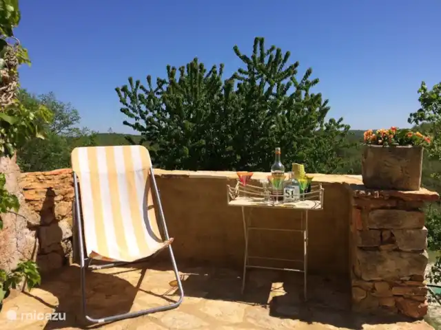 Pomette | France, Dordogne, Stupide - maison de vacances Un siège avec vue