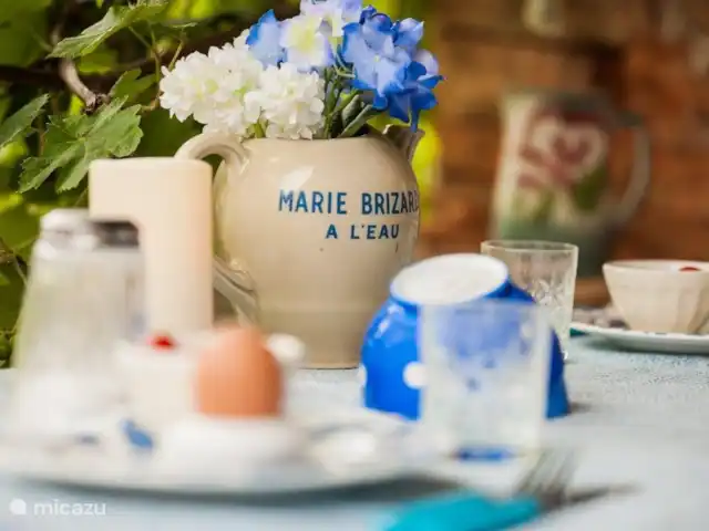 Pomette | France, Dordogne, Stupide - maison de vacances Petit déjeuner en terrasse