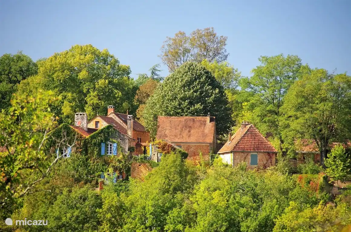 Umgeben von viel Grün