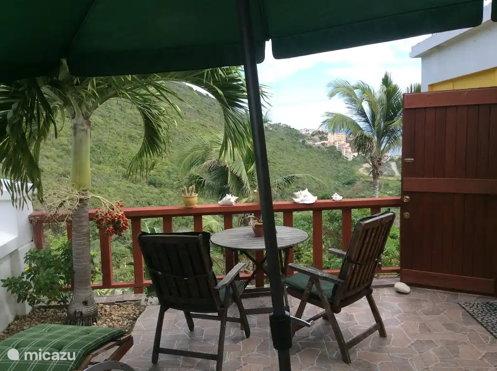 Terrace with great views of ocean