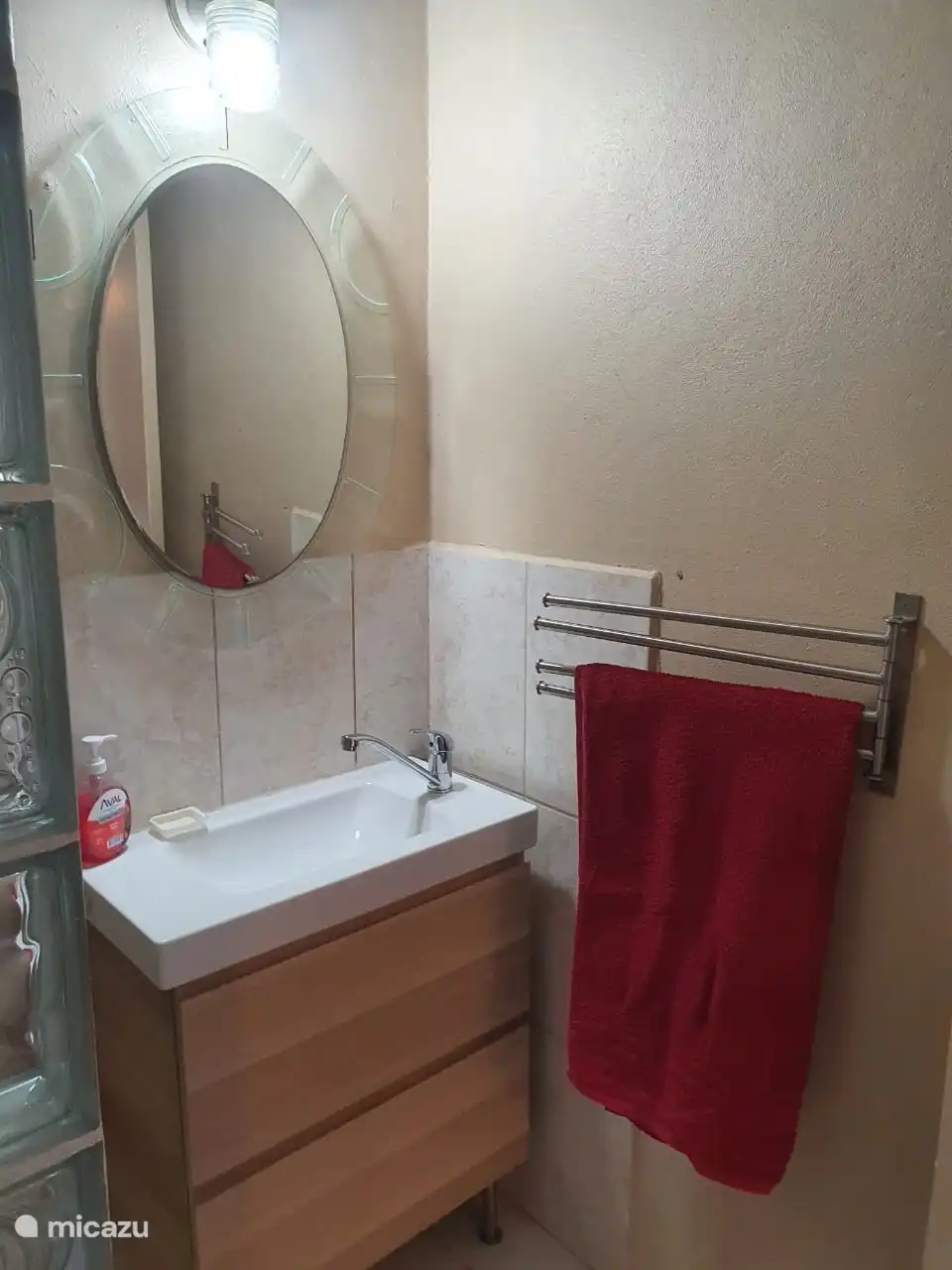 Bathroom with shower (hot water) Washbasin