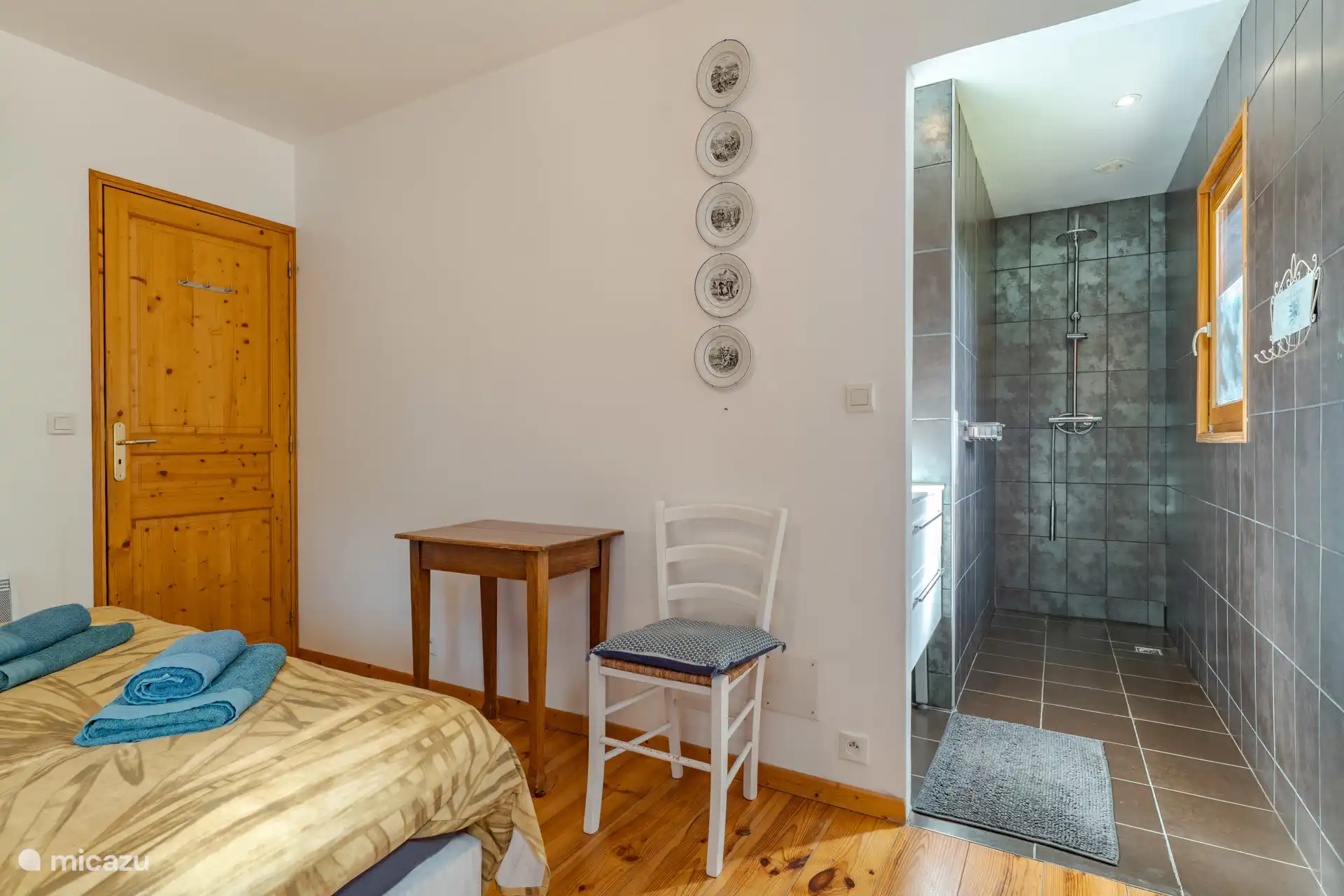 Met ensuite badkamer