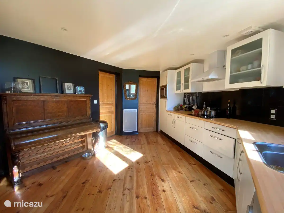 Die geräumige Küche