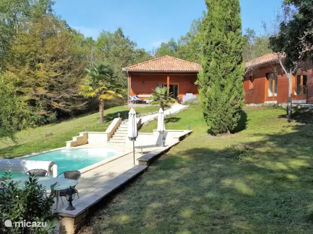 Bouyssonnet huren in Frankrijk, Lot, Lachapelle-Auzac - vakantiehuis Het vakantiehuis en het zwembad
