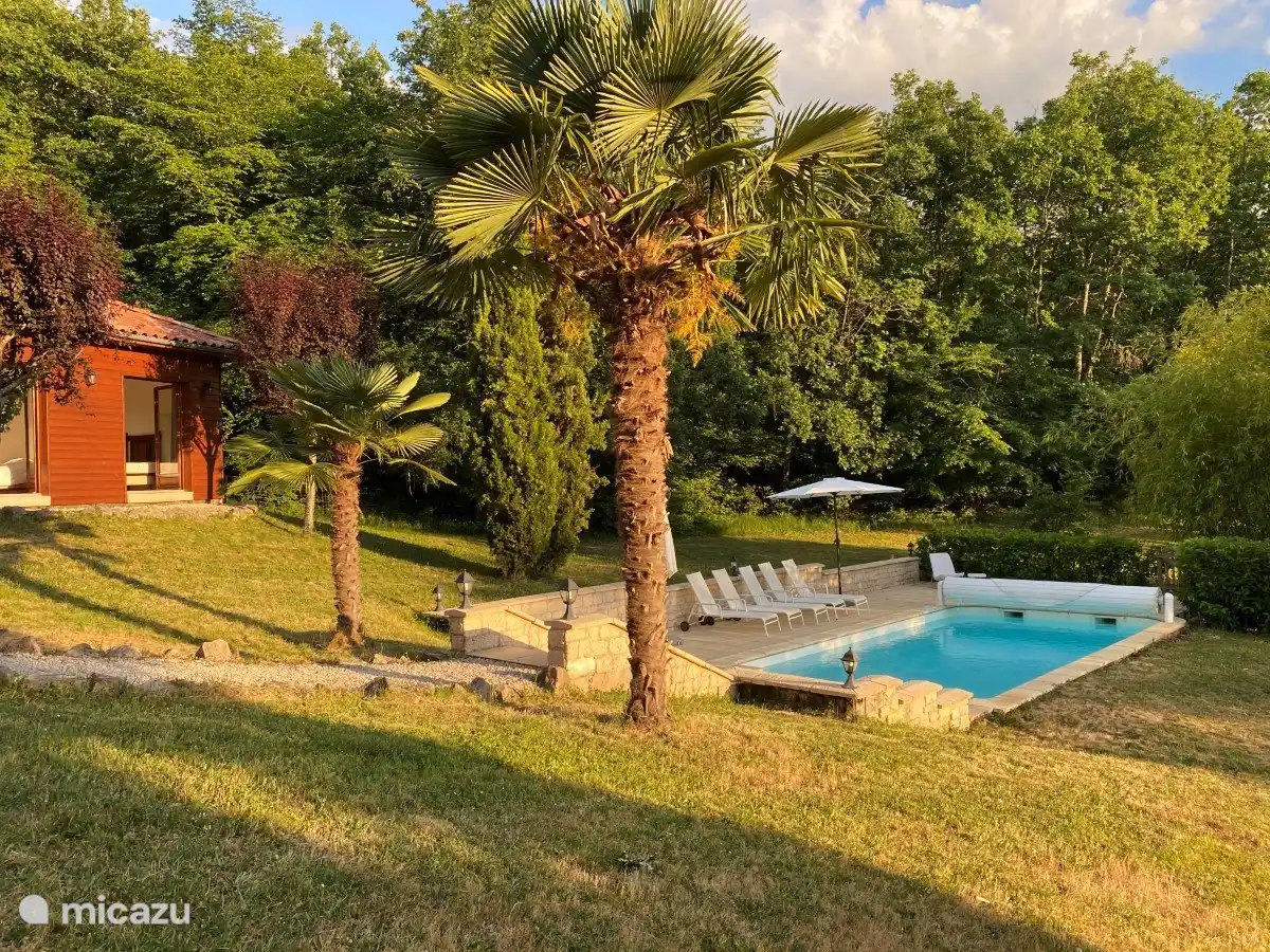 Der Garten und das Schwimmbad