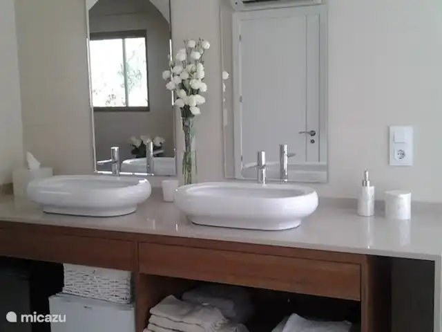 Location de Vacances Espagne, Costa Blanca, Onil, maison de vacances - Casa Olyves avec piscine chauffée Suite jardin jacuzzi