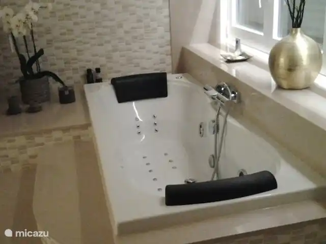 Location de Vacances Espagne, Costa Blanca, Onil, maison de vacances - Casa Olyves avec piscine chauffée Suite jardin jacuzzi