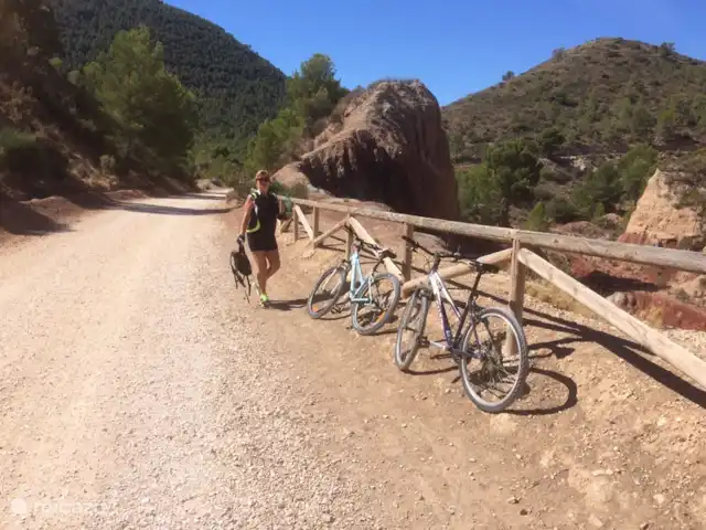 Location de Vacances Espagne, Costa Blanca, Onil, maison de vacances - Casa Olyves avec piscine chauffée Vélo via la via verde