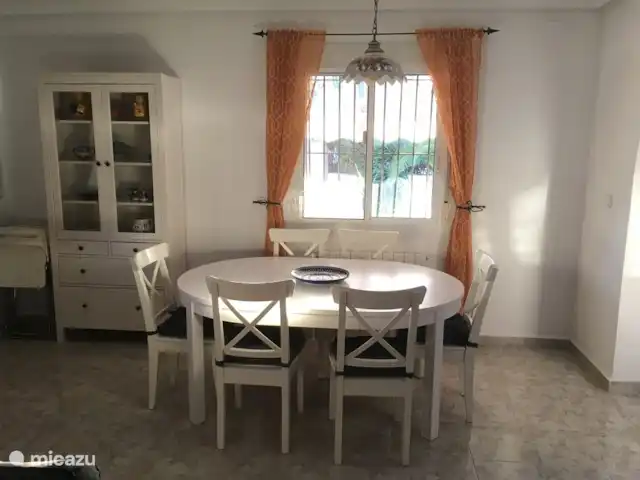 Villa Delfín en España, Costa Cálida, Mazarrón - villa El comedor adyacente a la habitación.
