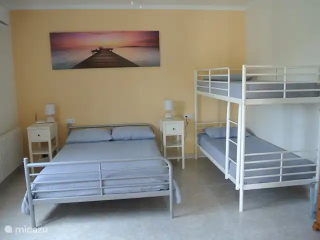 Villa Delfín en España, Costa Cálida, Mazarrón - villa Este es el dormitorio 3 en el mapa, 1 cama doble y 2 camas individuales.