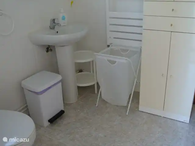 Villa Delfín en España, Costa Cálida, Mazarrón - villa Este baño pertenece al dormitorio 3, la ducha está al otro lado.