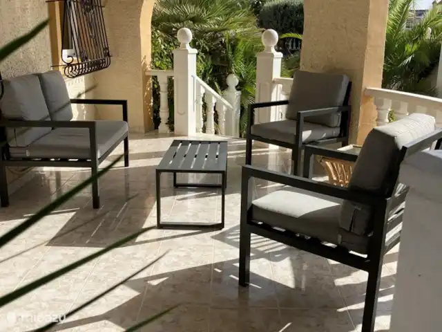 Villa Delfín en España, Costa Cálida, Mazarrón - villa Es agradable relajarse en la terraza delantera.