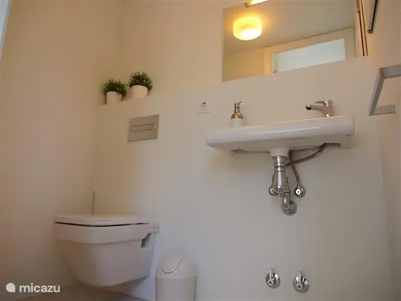 WC + Waschbecken Außenbereich