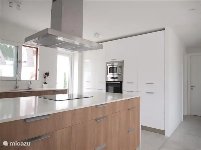 Küche vom Wohnzimmer