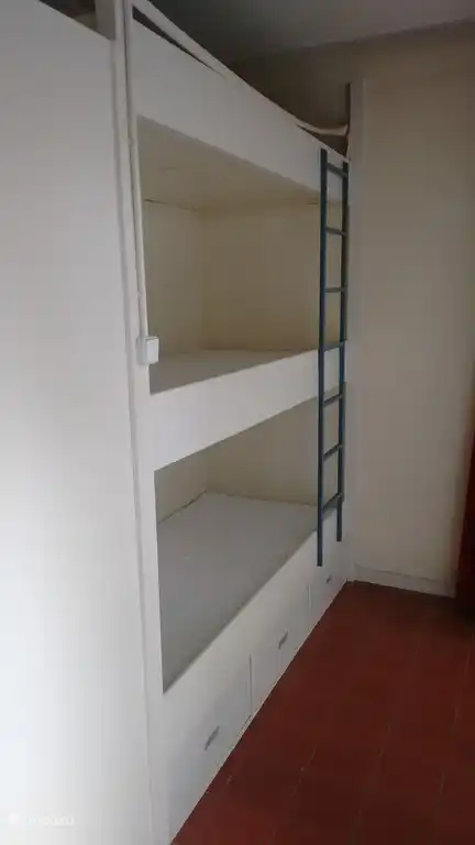 Ein Etagenbett für 2 Personen